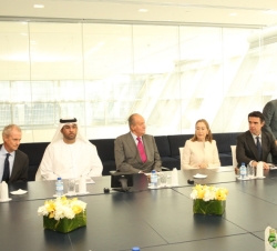 Su Majestad el Rey durante el acto de presentación de las actividades del Centro Financiero de Abu Dhabi